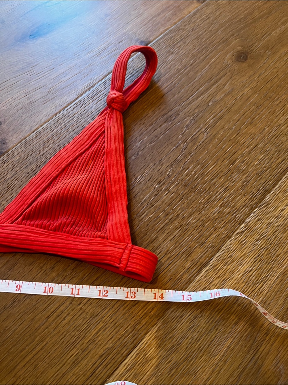Minimale Animale Ribbed Triangle Top - Picture 3 of 6